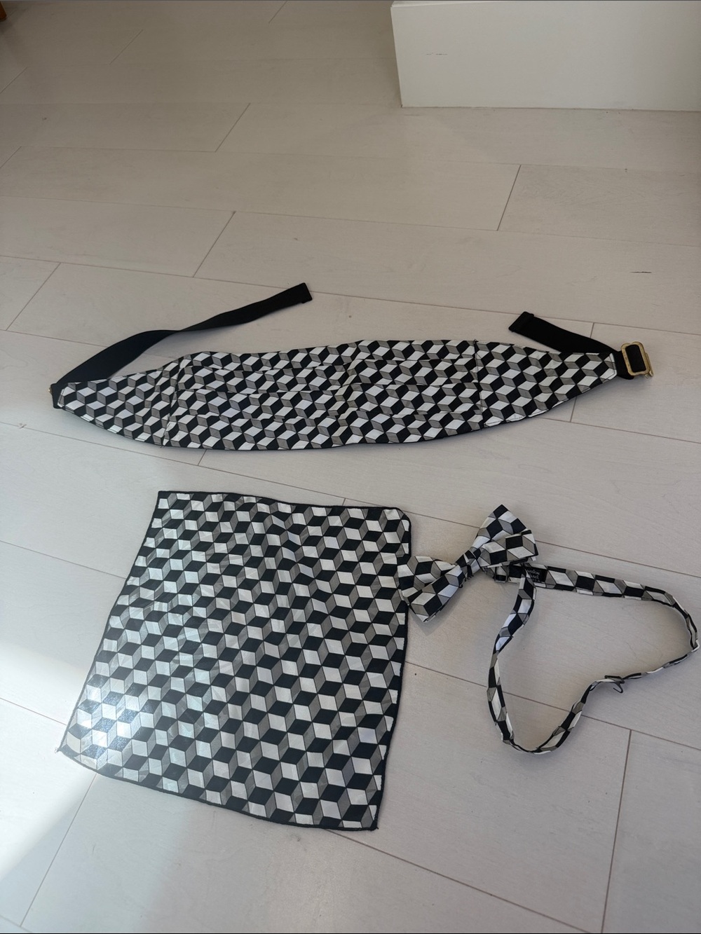 Michael Brandon Black & White Geometric Cummerbund & Bow Tie with pocket square